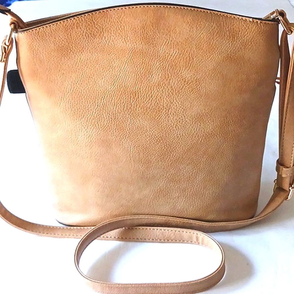 CUTE Crossbody Brown/Tan Gold Hardware Purse - Picture 3 of 16